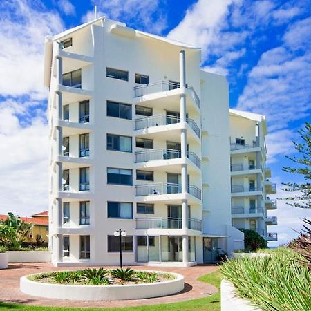 Oceanside Resort - Absolute Beachfront Apartments Gold Coast Bagian luar foto