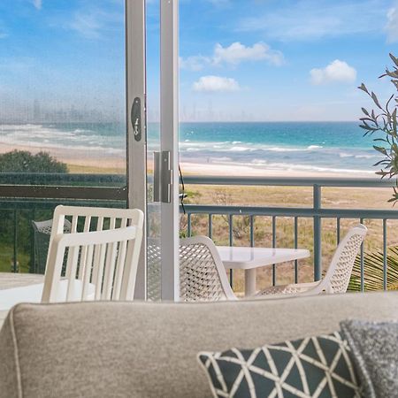 Oceanside Resort - Absolute Beachfront Apartments Gold Coast Bagian luar foto