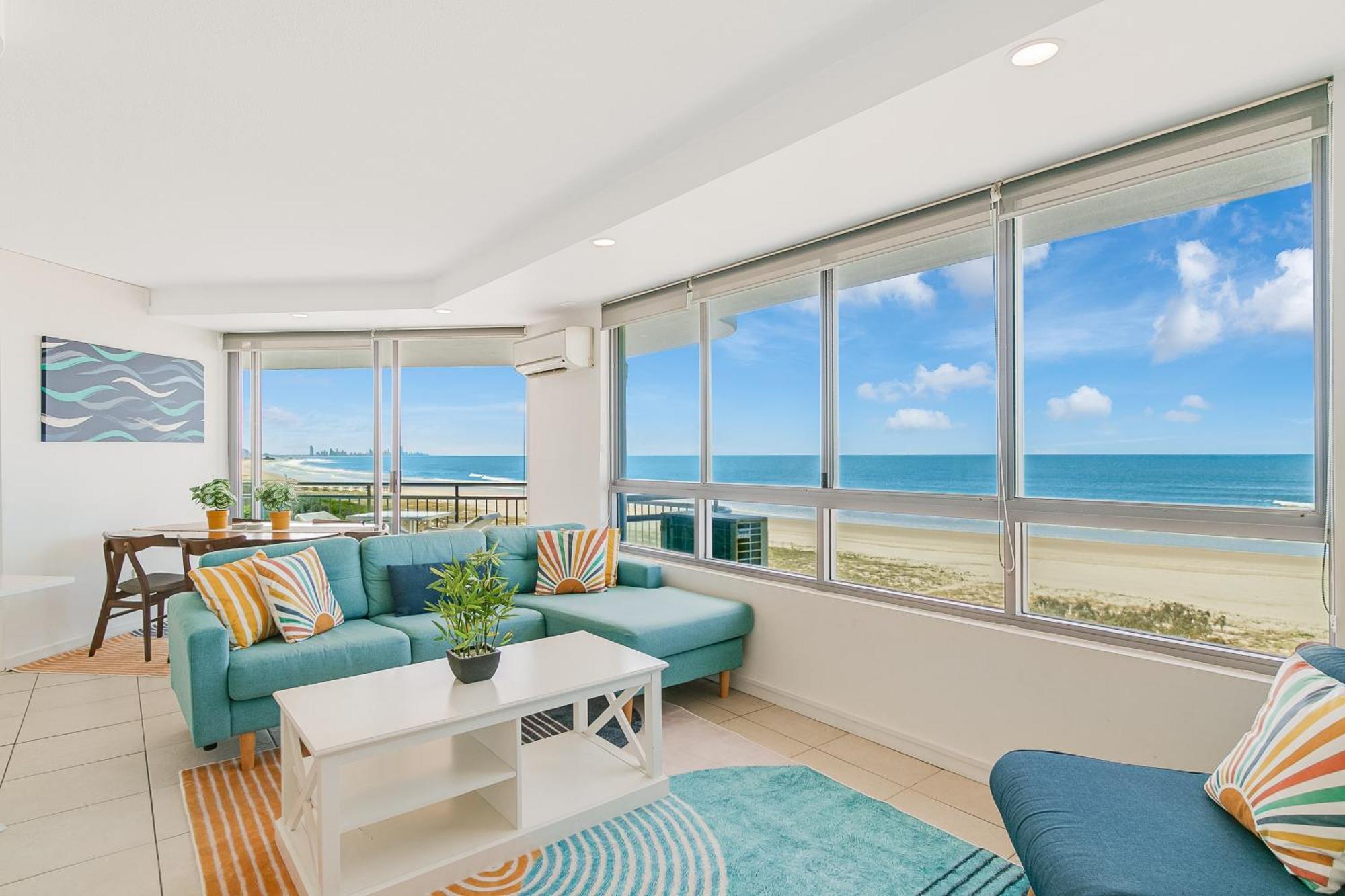 Oceanside Resort - Absolute Beachfront Apartments Gold Coast Bagian luar foto