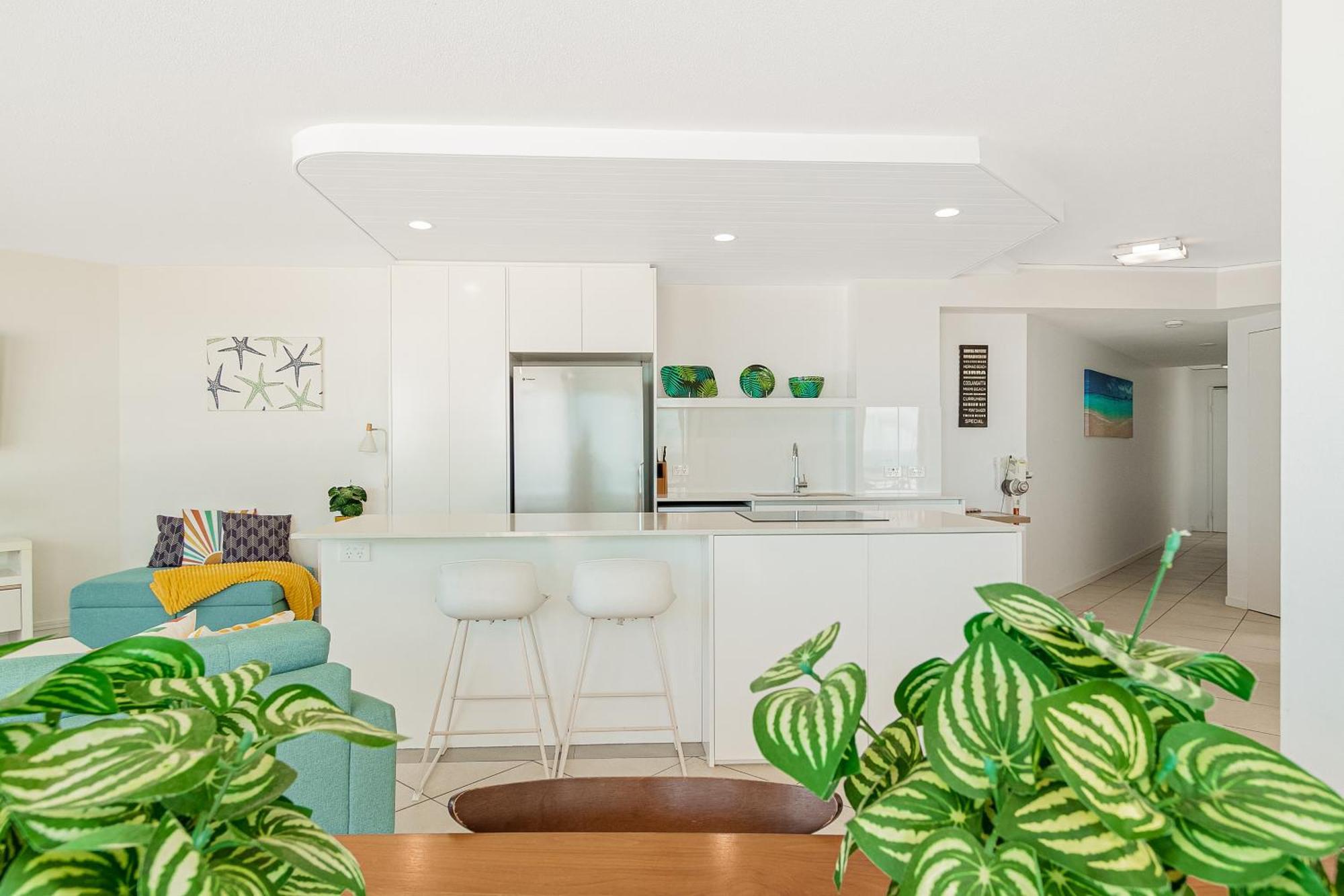 Oceanside Resort - Absolute Beachfront Apartments Gold Coast Bagian luar foto