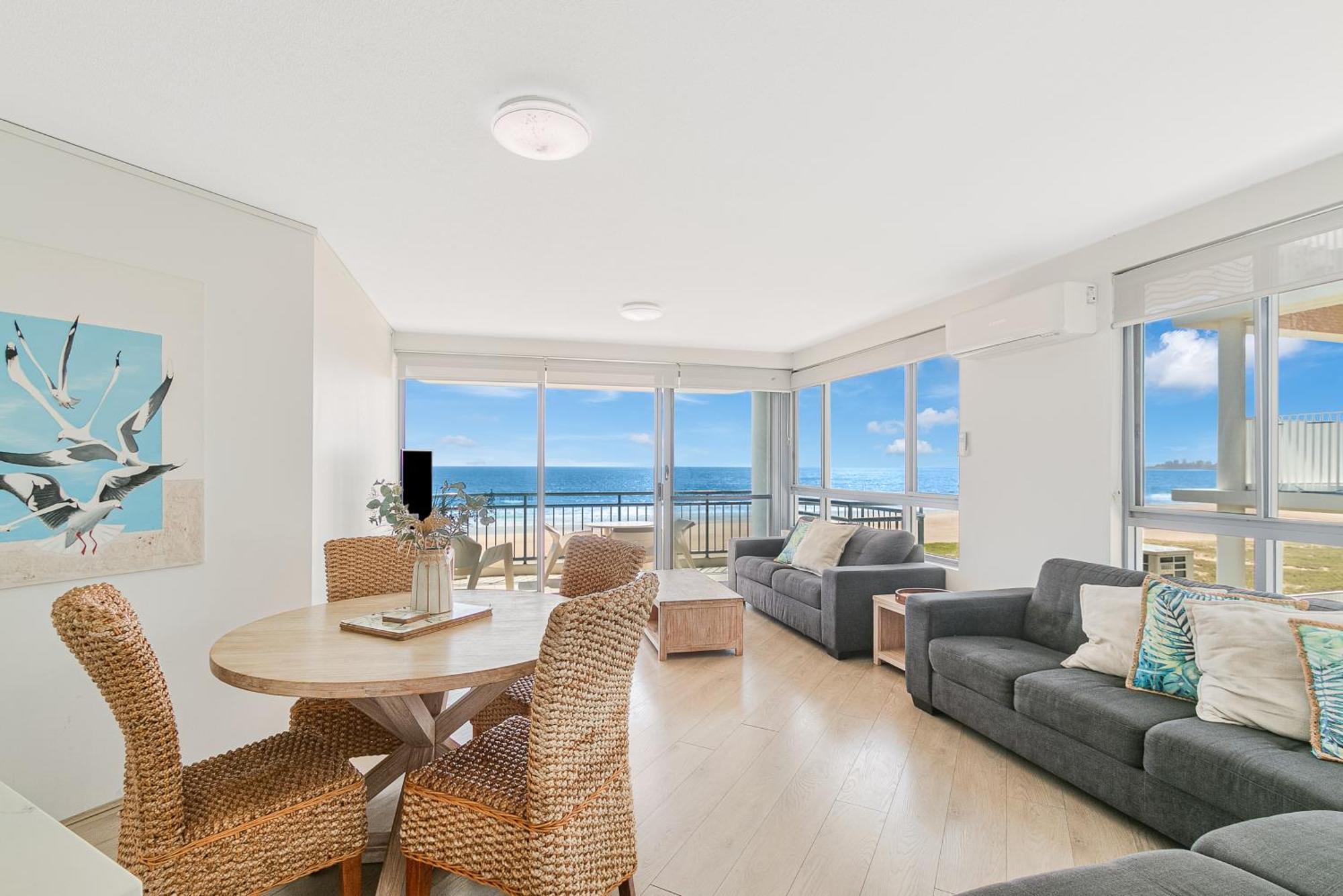 Oceanside Resort - Absolute Beachfront Apartments Gold Coast Bagian luar foto