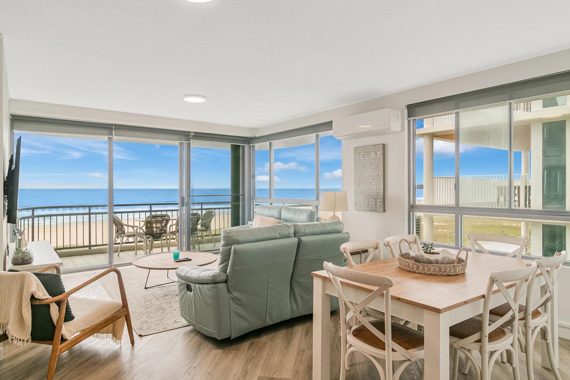 Oceanside Resort - Absolute Beachfront Apartments Gold Coast Bagian luar foto