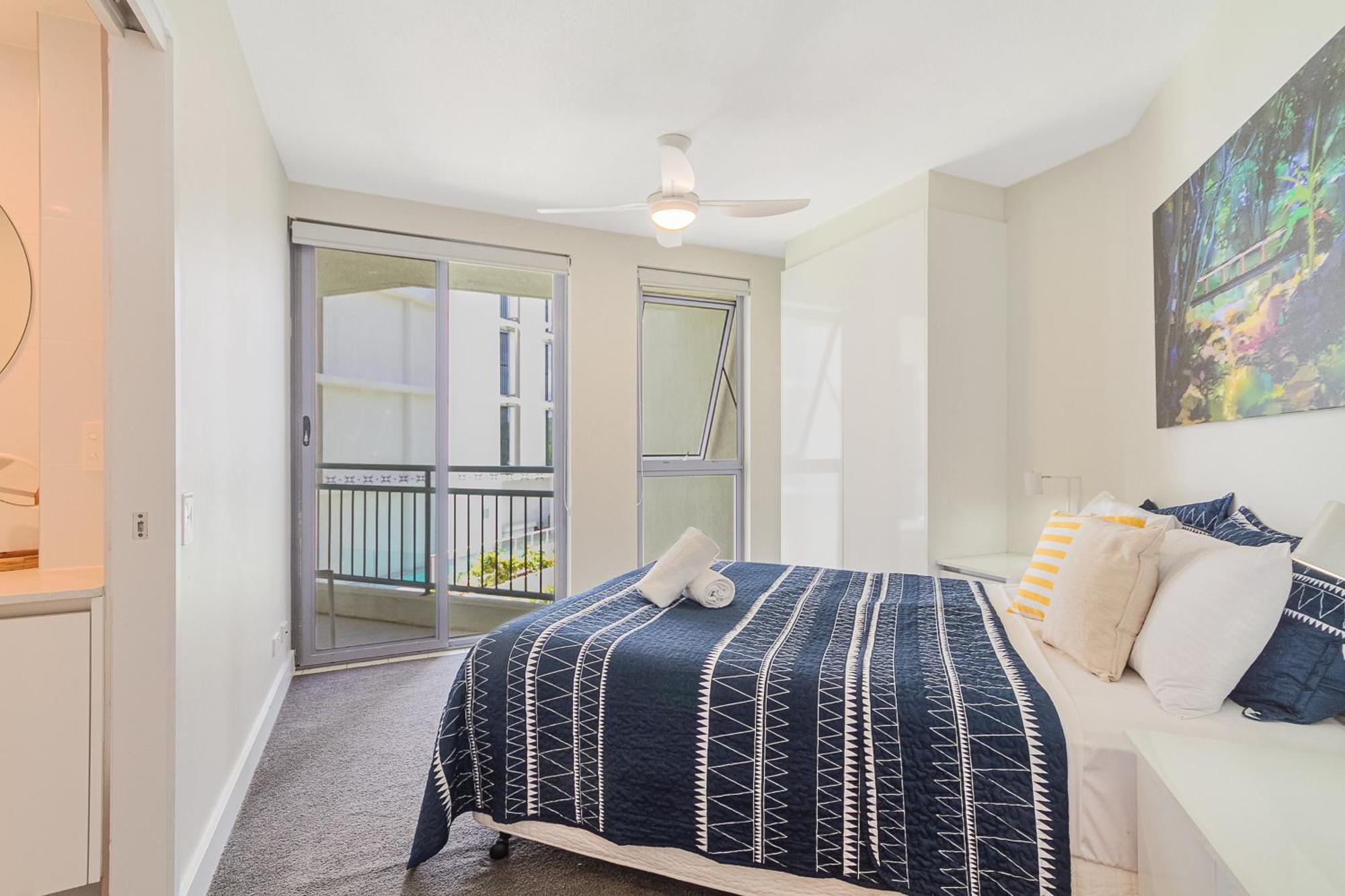 Oceanside Resort - Absolute Beachfront Apartments Gold Coast Bagian luar foto