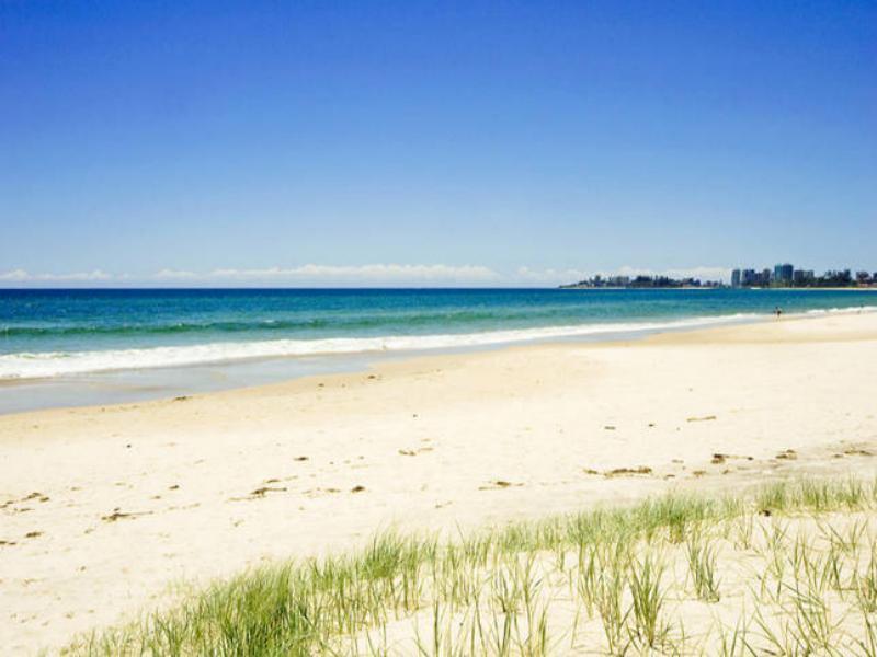 Oceanside Resort - Absolute Beachfront Apartments Gold Coast Bagian luar foto