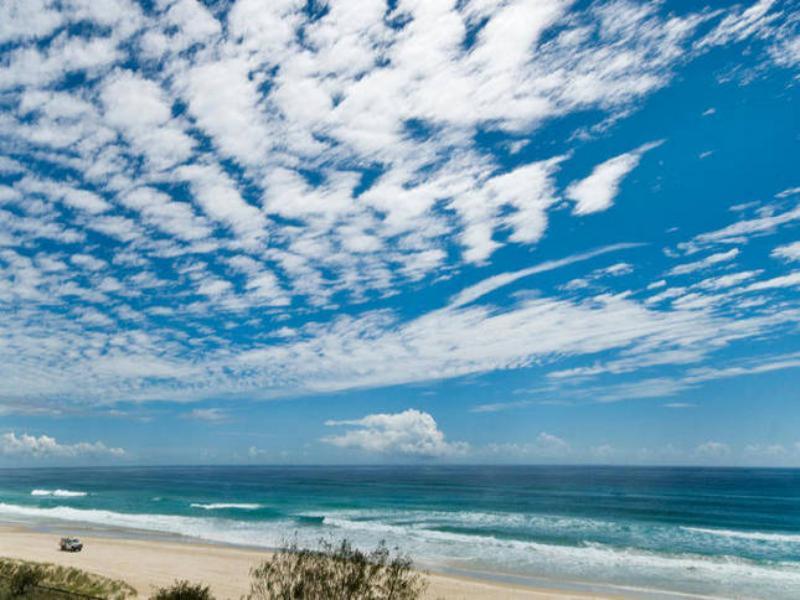 Oceanside Resort - Absolute Beachfront Apartments Gold Coast Bagian luar foto