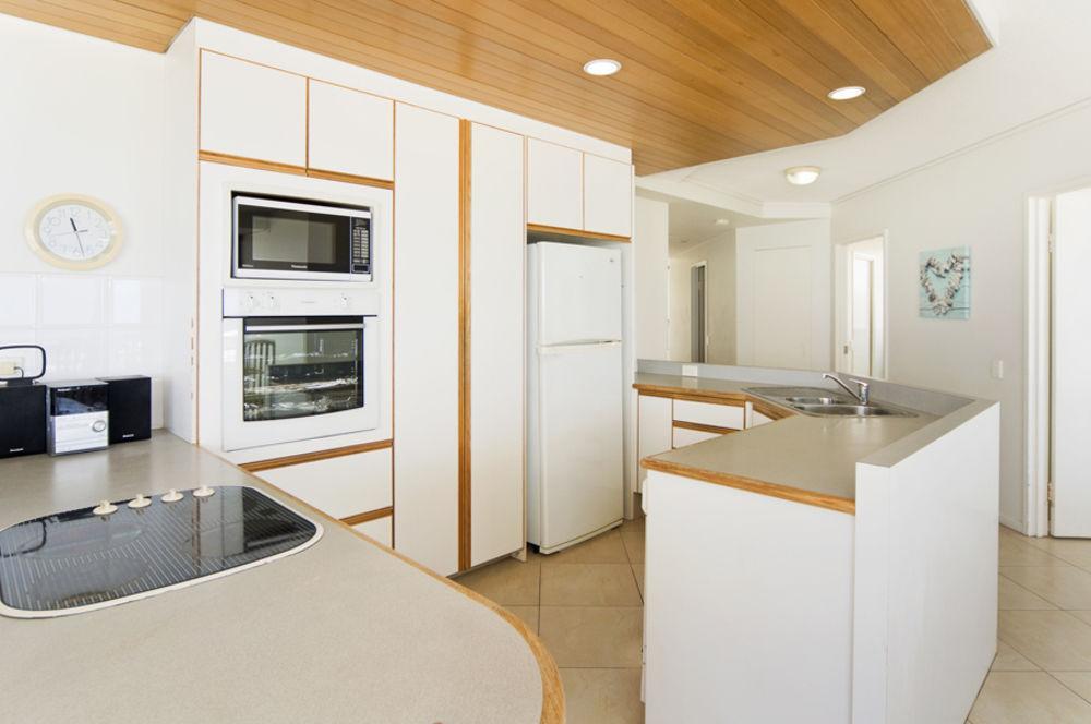 Oceanside Resort - Absolute Beachfront Apartments Gold Coast Bagian luar foto