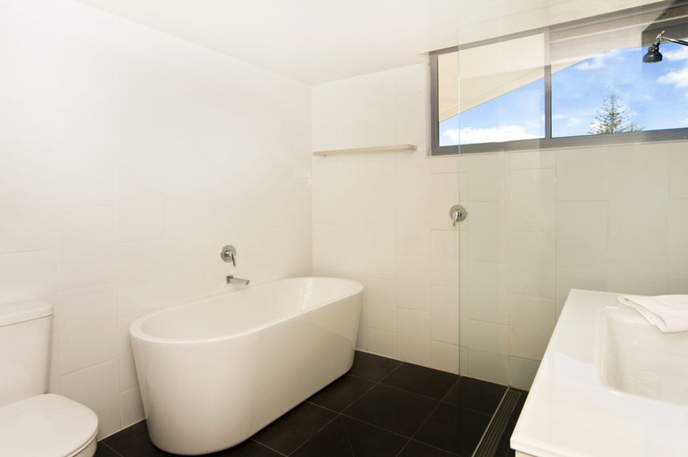 Oceanside Resort - Absolute Beachfront Apartments Gold Coast Bagian luar foto
